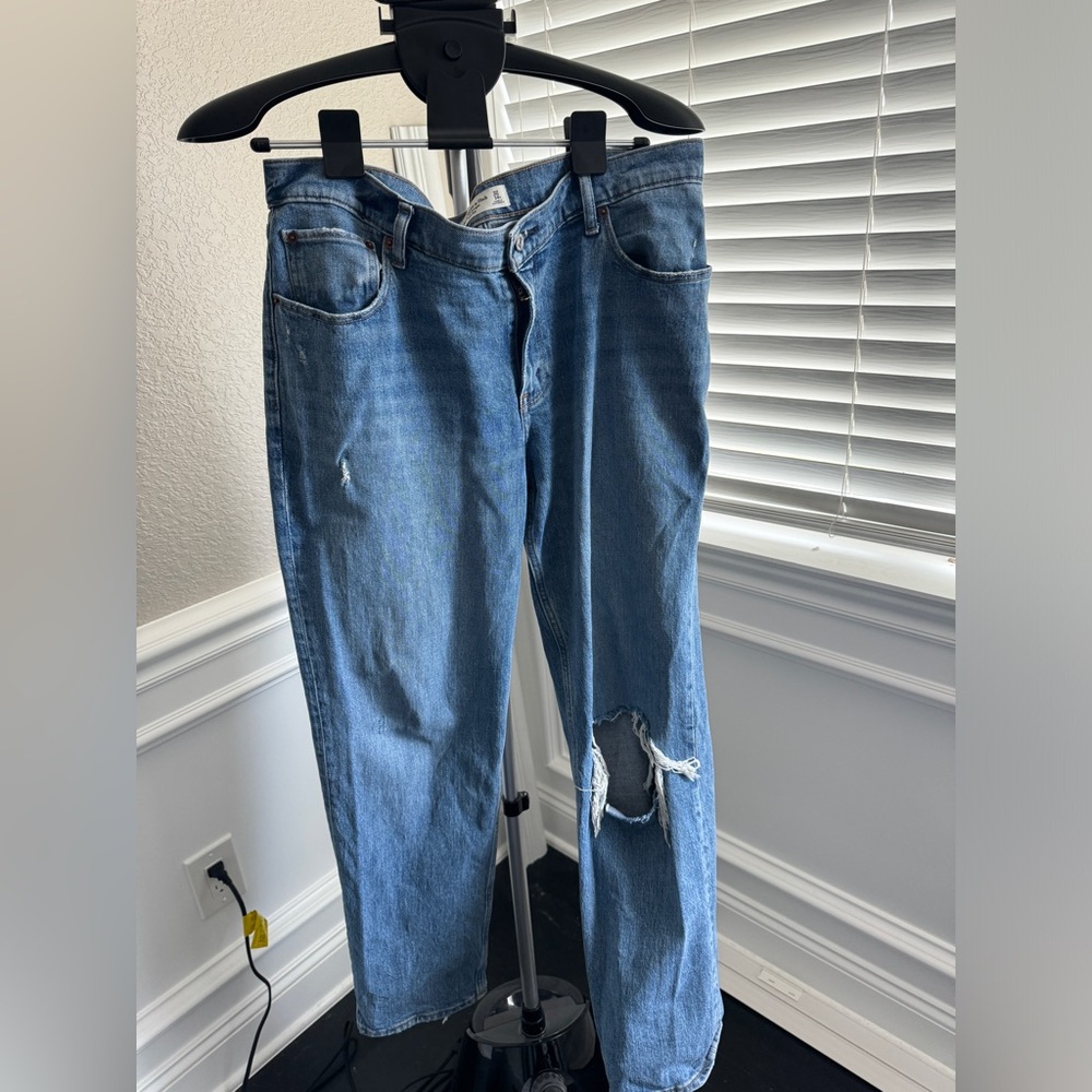Abercrombie and Fitch The 90’s Straight Low Rise Jeans